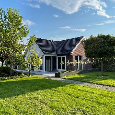 Gastenverblijf Bij De Buuren Dirksland Extérieur photo