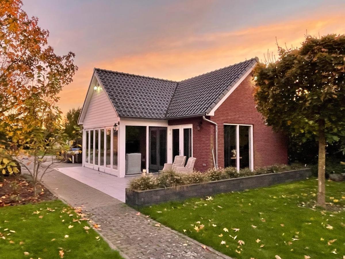 Gastenverblijf Bij De Buuren Dirksland Extérieur photo