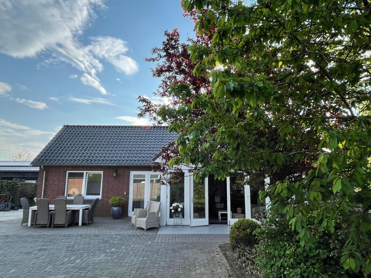 Gastenverblijf Bij De Buuren Dirksland Extérieur photo