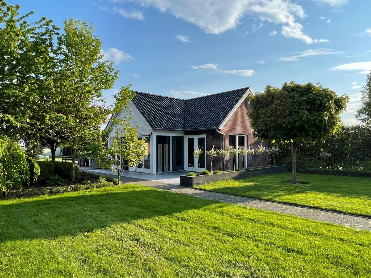 Gastenverblijf Bij De Buuren Dirksland Extérieur photo