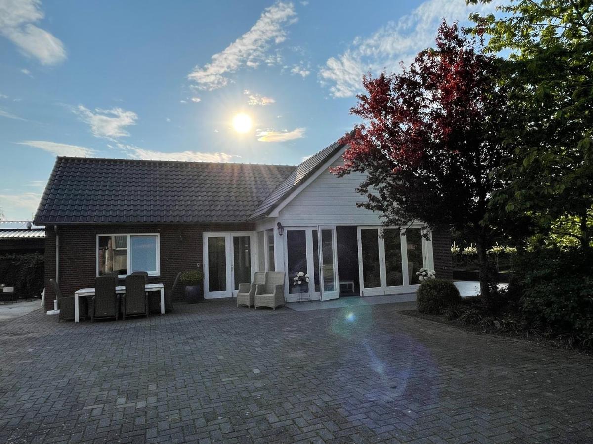 Gastenverblijf Bij De Buuren Dirksland Extérieur photo